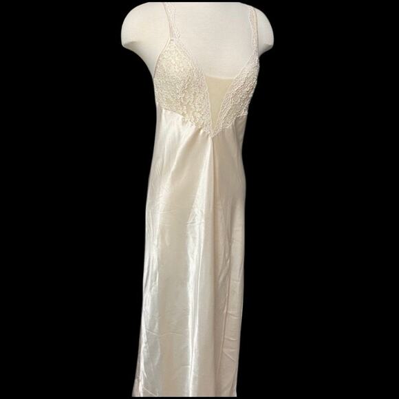 Vintage Gold Label Victoria’s Secret Cream Satin  Lace Nightgown Fits Size Small - Picture 1 of 6